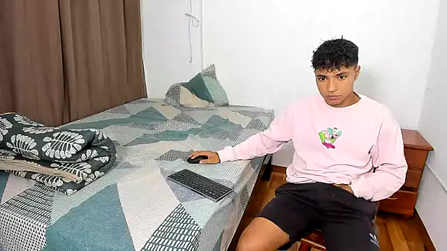 Snapshot of jonmaykolrose chatting on 5, 2, 2025 jonmaykolrose online show from 5, 2, 2025