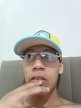Snapshot of CRYBYT9 chatting on 27, 9, 2025 CRYBYT9 online show from 27, 9, 2025