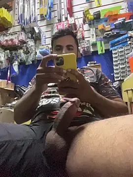 Snapshot of Sheik_z_o chatting on 31, 10, 2025 Sheik z o online show from 31, 10, 2025