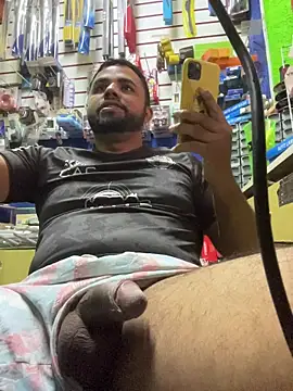 Snapshot of Sheik_z_o chatting on 23, 10, 2025 Sheik z o online show from 23, 10, 2025