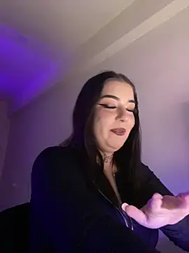 Snapshot of EmaSky chatting on 2, 11, 2025 EmaSky online show from 2, 11, 2025