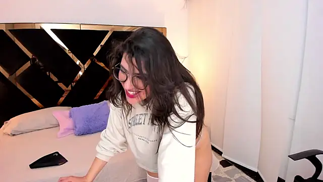 Amelie saenz online show from 5, 2, 2025