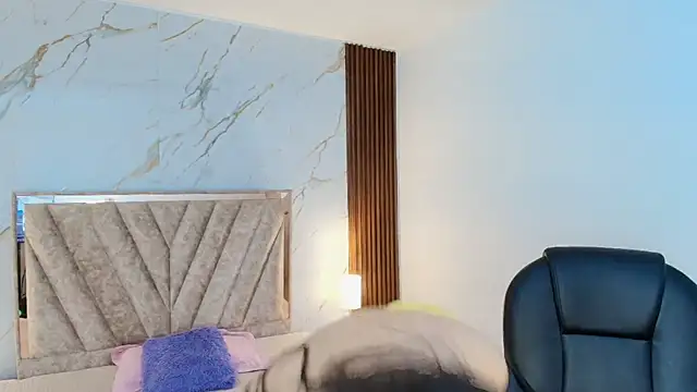 Amelie saenz online show from 15, 4, 2026