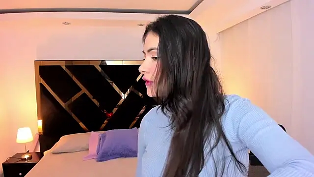 Amelie saenz online show from 12, 2, 2025