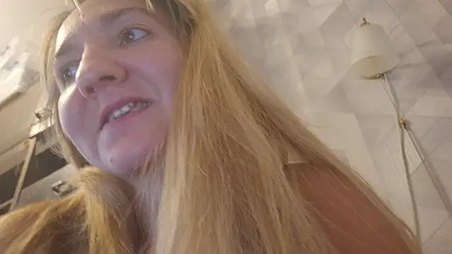 Snapshot of EstrellaWalters chatting on 23, 10, 2025 EstrellaWalters online show from 23, 10, 2025
