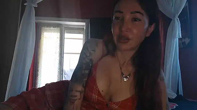 Snapshot of Carolina_red chatting on 25, 7, 2026 Carolina red online show from 25, 7, 2026