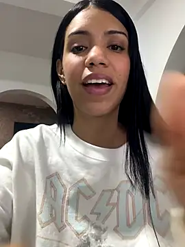 Snapshot of -Naomyy- chatting on 29, 11, 2025 -Naomyy- online show from 29, 11, 2025