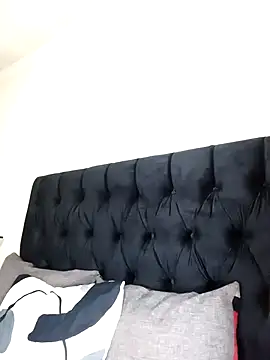 Dark Berry 26 online show from 25, 11, 2025