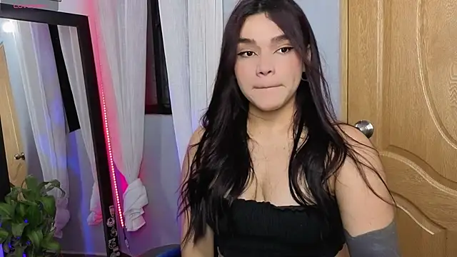 Snapshot of Veronica_111 chatting on 5, 5, 2026 Veronica 111 online show from 5, 5, 2026