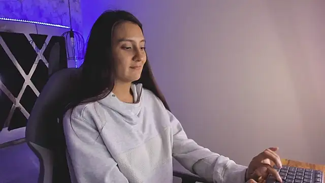  alaia collway  online show from 30, 1, 2025