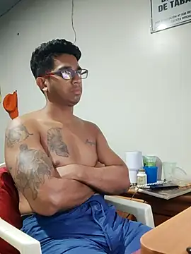 Snapshot of FitGeorge chatting on 8, 11, 2025 FitGeorge online show from 8, 11, 2025