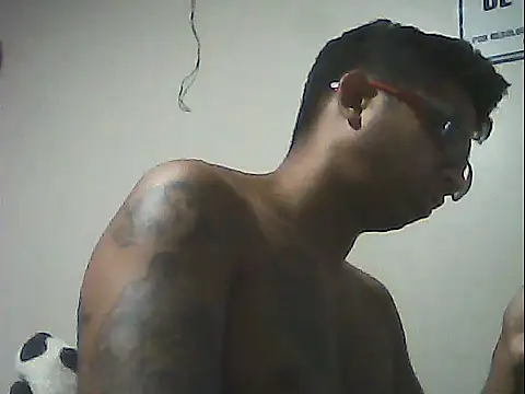 Snapshot of FitGeorge chatting on 5, 11, 2025 FitGeorge online show from 5, 11, 2025