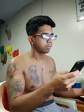 Snapshot of FitGeorge chatting on 9, 11, 2025 FitGeorge online show from 9, 11, 2025