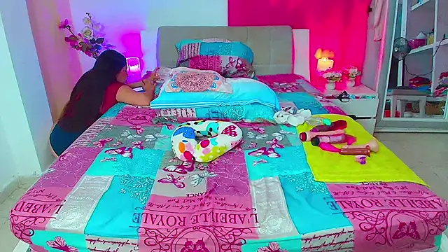 Kendralove31xxx online show from 5, 5, 2026