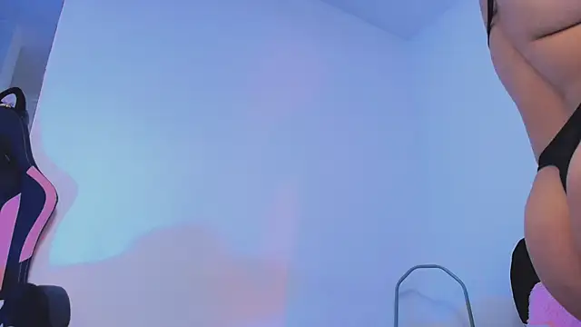 Snapshot of Brenda__gomez chatting on 4, 3, 2025 Brenda gomez online show from 4, 3, 2025