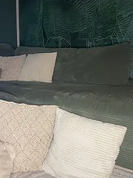 ObviouslyPeachy online show from 11, 3, 2025