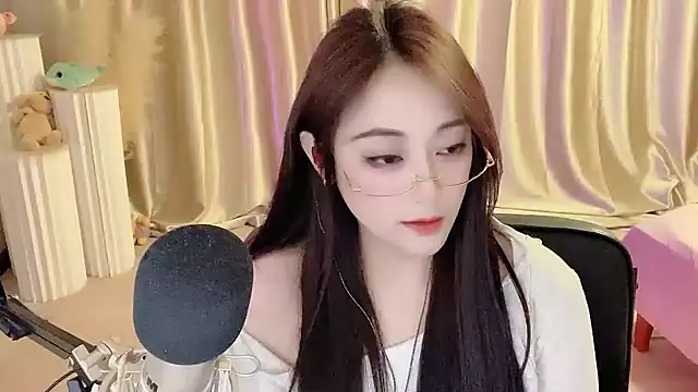Daisy-77 online show from 19, 2, 2025