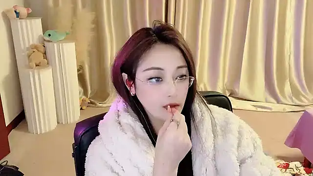 Daisy-77 online show from 2, 3, 2025