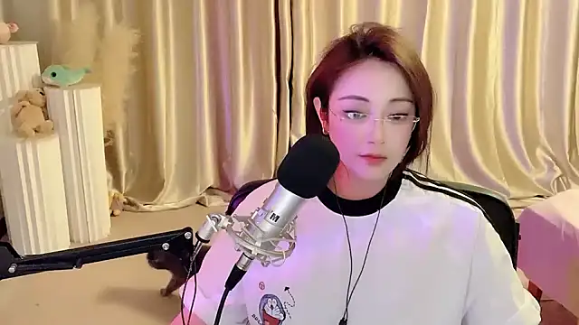 Daisy-77 online show from 24, 2, 2025