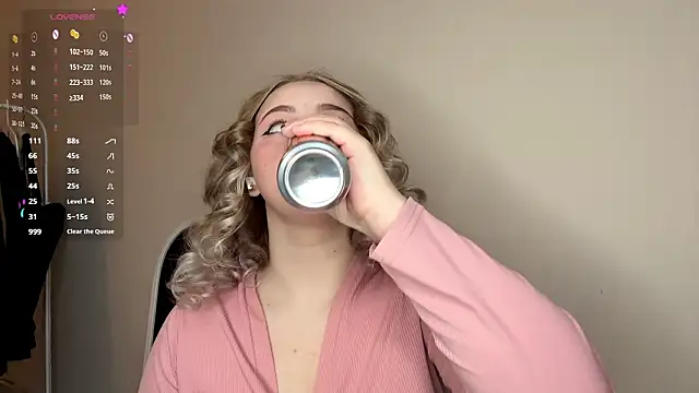 ZaraCreedon online show from 4, 3, 2026