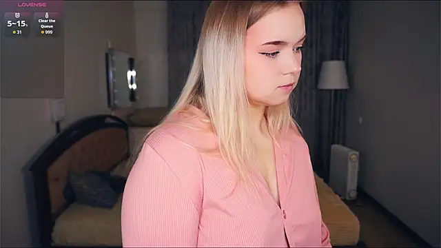 ZaraCreedon online show from 13, 10, 2025