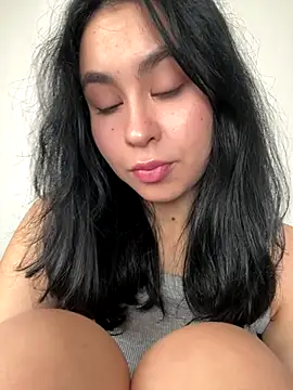 Snapshot of Mile_Madeline chatting on 7, 10, 2025 Mile Madeline online show from 7, 10, 2025
