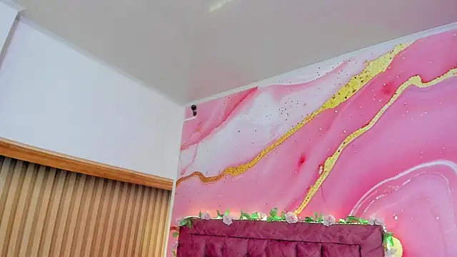 Daisy  rose online show from 8, 4, 2026