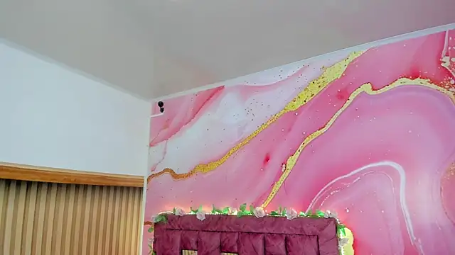 Daisy  rose online show from 14, 4, 2026