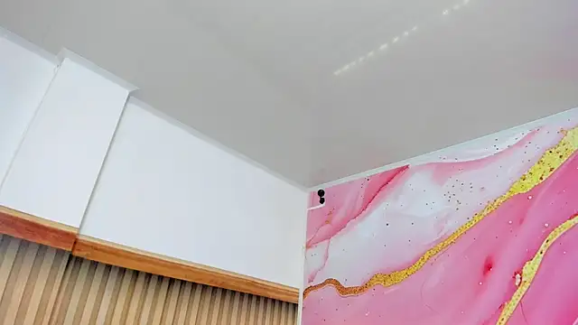 Daisy  rose online show from 22, 4, 2026