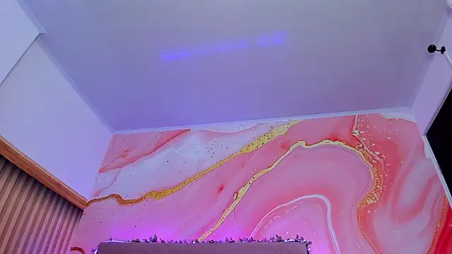 Daisy  rose online show from 24, 2, 2025