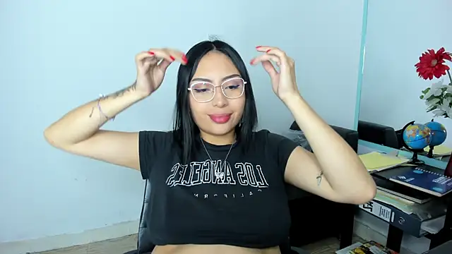 AlanaPetterson online show from 31, 1, 2025