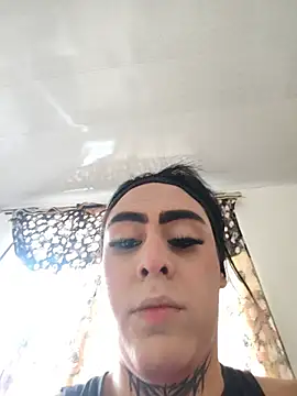 Perla Hotcortes online show from 23, 6, 2026