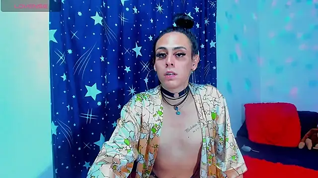 Perla Hotcortes online show from 4, 3, 2025