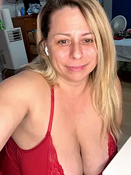 Hotslut187 online show from 10, 1, 2026