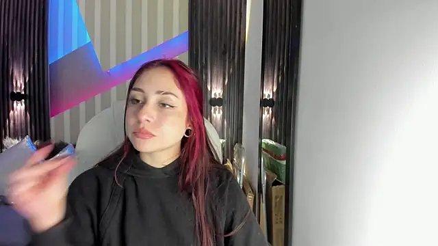 emily layton online show from 16, 11, 2025