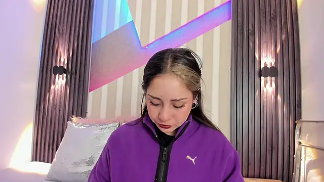 emily layton online show from 20, 10, 2025