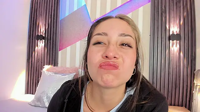 emily layton online show from 10, 10, 2025