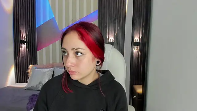 emily layton online show from 31, 10, 2025