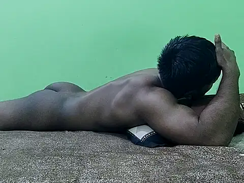 Snapshot of HunkyAriyan chatting on 25, 9, 2025 HunkyAriyan online show from 25, 9, 2025