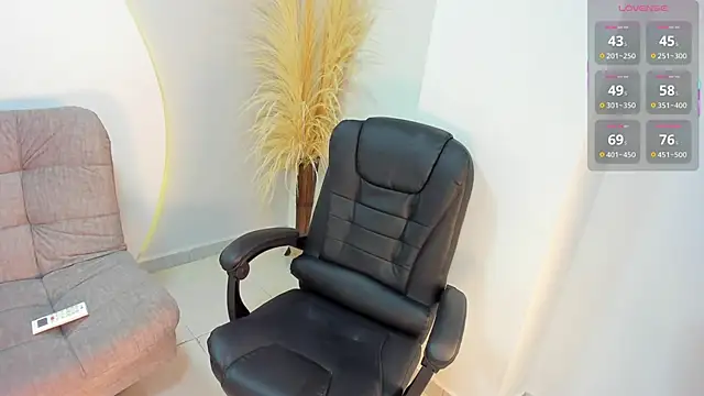 Snapshot of Ada_Monroe10 chatting on 22, 10, 2025 Ada Monroe10 online show from 22, 10, 2025