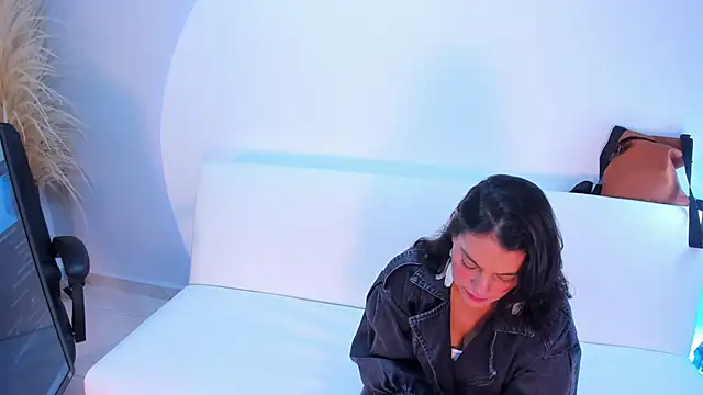 Snapshot of Ada_Monroe10 chatting on 10, 11, 2025 Ada Monroe10 online show from 10, 11, 2025