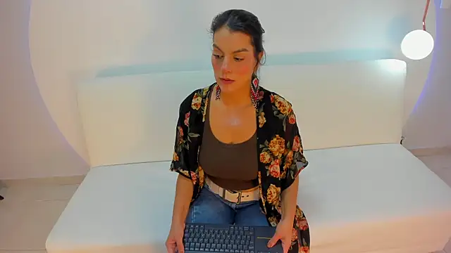 Snapshot of Ada_Monroe10 chatting on 6, 11, 2025 Ada Monroe10 online show from 6, 11, 2025