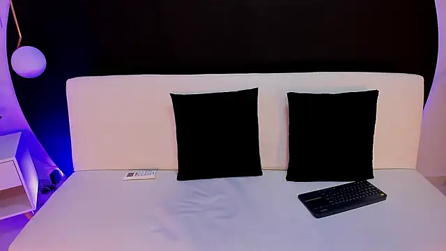 Ada Monroe10 online show from 13, 2, 2026