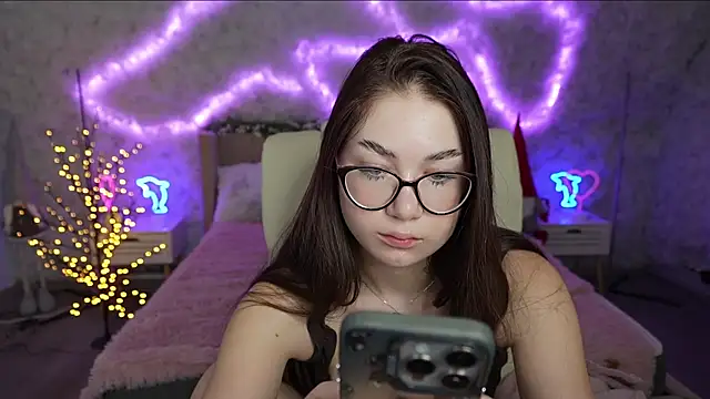 Sunny Sweety online show from 2, 2, 2025