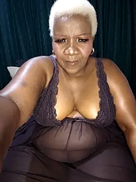 Snapshot of dirasweetlipsxx chatting on 7, 5, 2026 dirasweetlipsxx online show from 7, 5, 2026