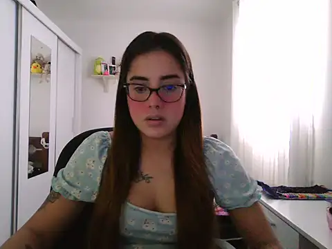 Snapshot of maliamiller chatting on 12, 6, 2026 maliamiller online show from 12, 6, 2026