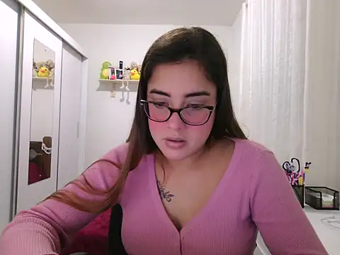 Snapshot of maliamiller chatting on 23, 6, 2026 maliamiller online show from 23, 6, 2026