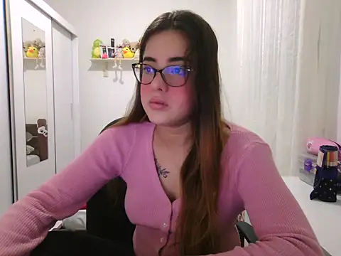 Snapshot of maliamiller chatting on 2, 7, 2026 maliamiller online show from 2, 7, 2026