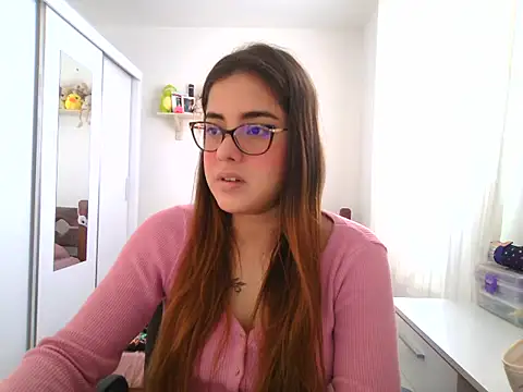 Snapshot of maliamiller chatting on 7, 7, 2026 maliamiller online show from 7, 7, 2026