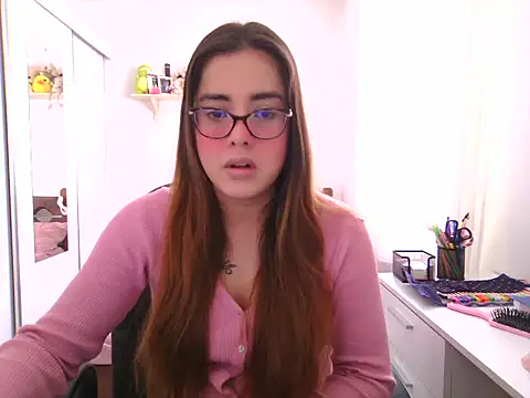 Snapshot of maliamiller chatting on 15, 6, 2026 maliamiller online show from 15, 6, 2026